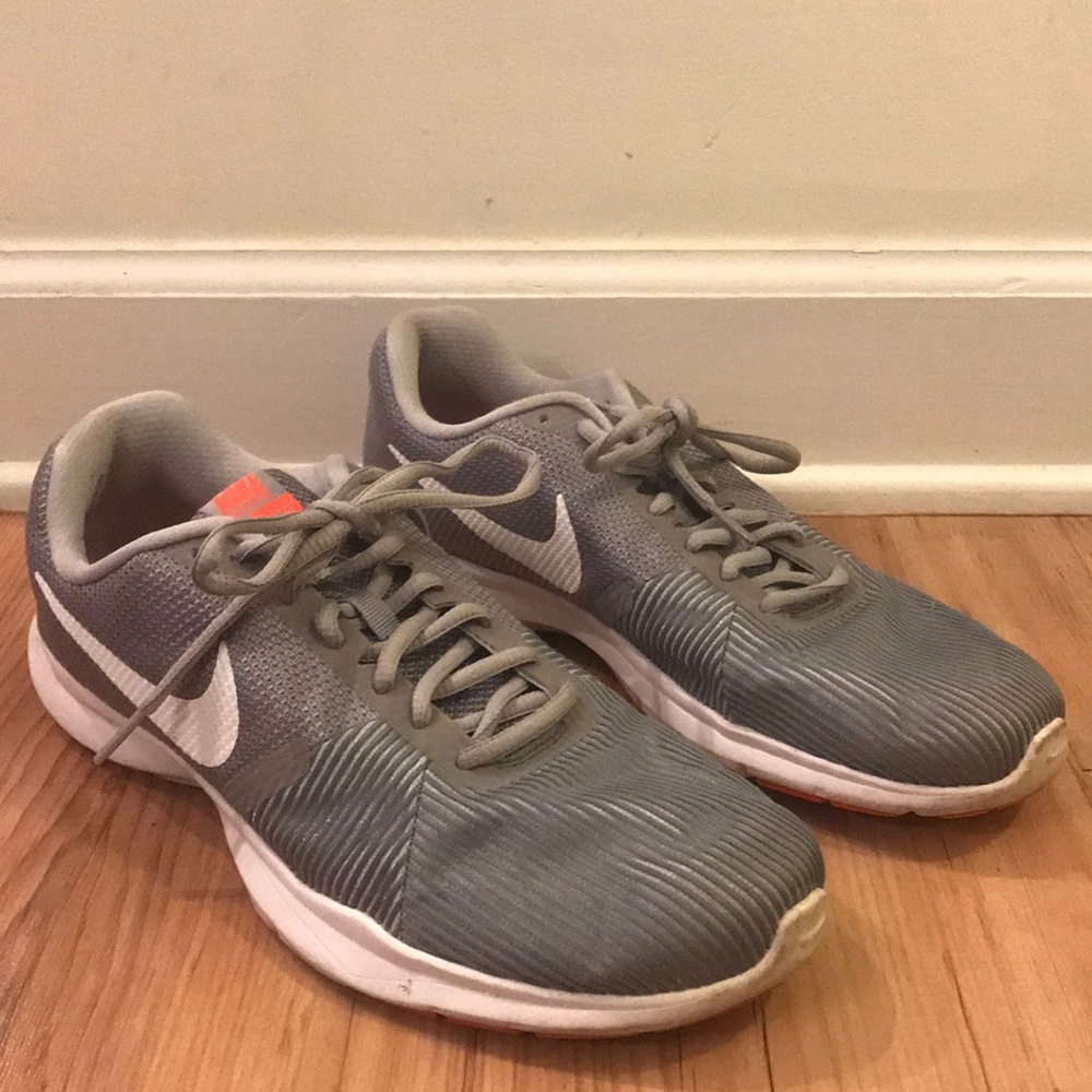 Womens Nike Size 11. Flex Bijoux